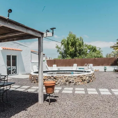 Luna Nueva Con Piscina Holiday home Lajares