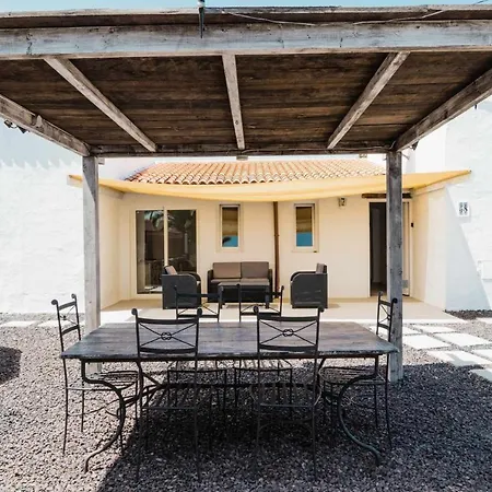 Luna Nueva Con Piscina Lajares